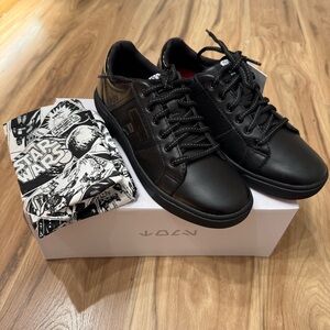 Men’s Toms Star Wars Vader leather sneaker, size 6